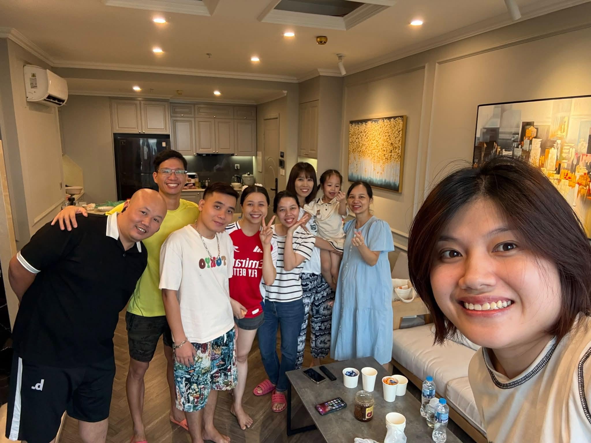Chúng ta có thể giúp được gì cho nhau ?